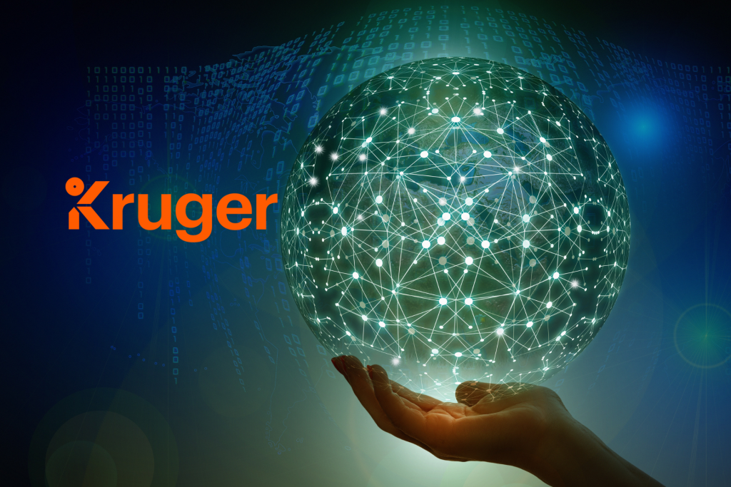 Hand mit einer digitalisierten Weltkugel und dem orangenem Kruger Logo